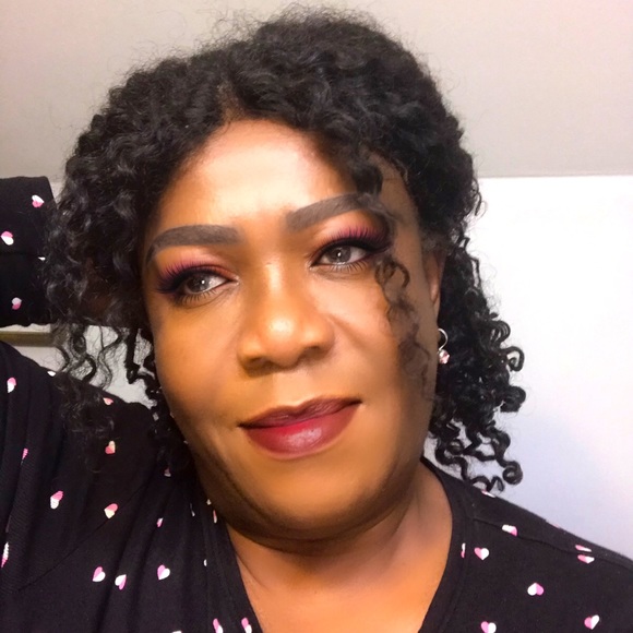 Meet your Posher, Dawn - Picture 1 of 2